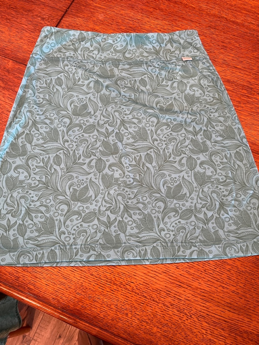 SKHOOP Frida Knee Skirt, size M - EUC